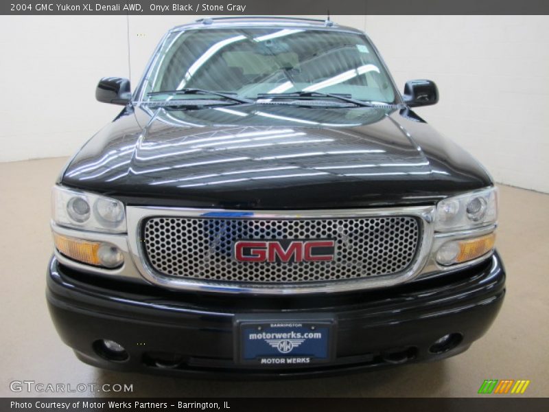 Onyx Black / Stone Gray 2004 GMC Yukon XL Denali AWD
