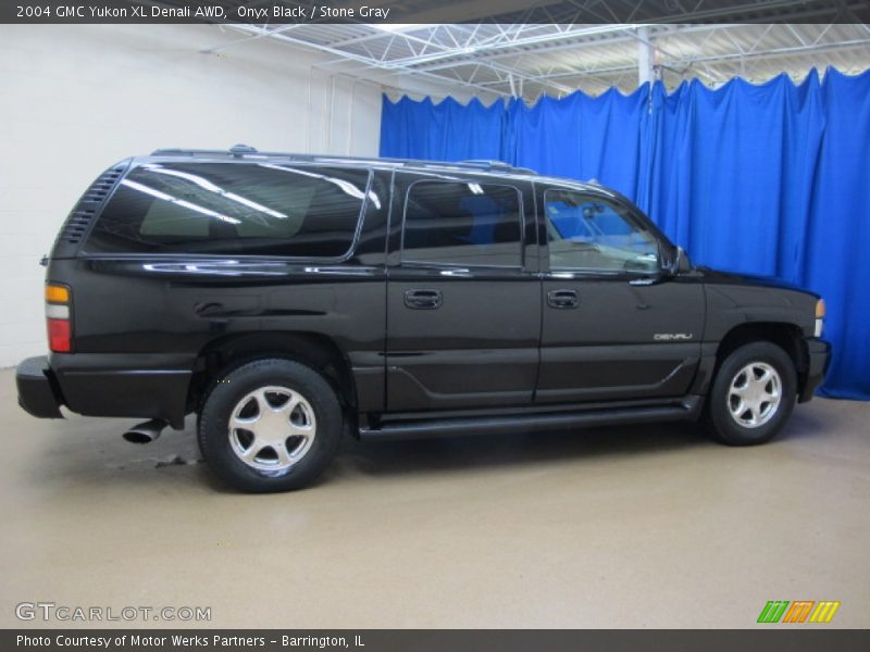 Onyx Black / Stone Gray 2004 GMC Yukon XL Denali AWD