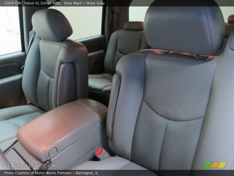Onyx Black / Stone Gray 2004 GMC Yukon XL Denali AWD