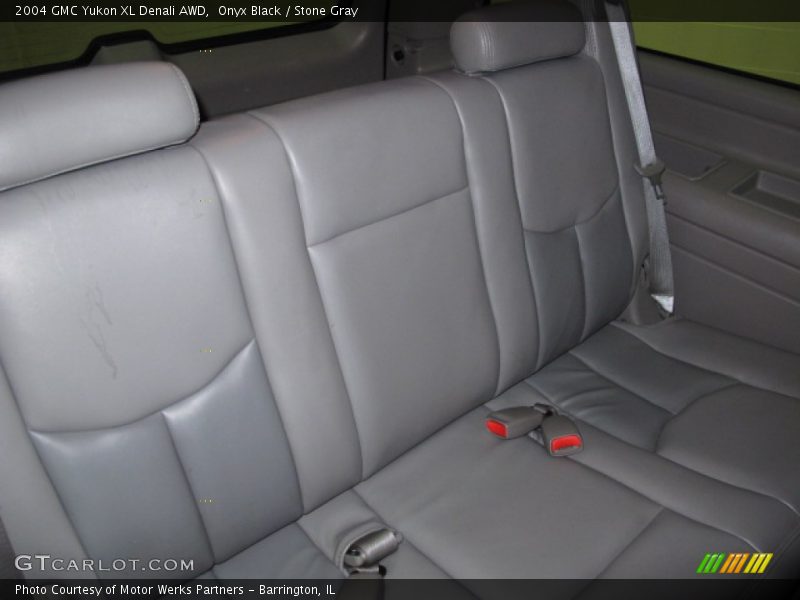 Onyx Black / Stone Gray 2004 GMC Yukon XL Denali AWD