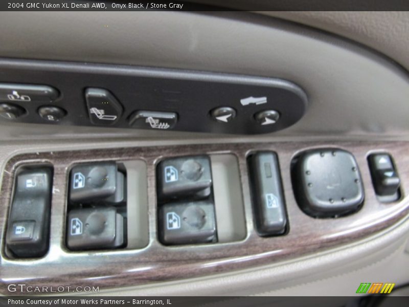 Onyx Black / Stone Gray 2004 GMC Yukon XL Denali AWD