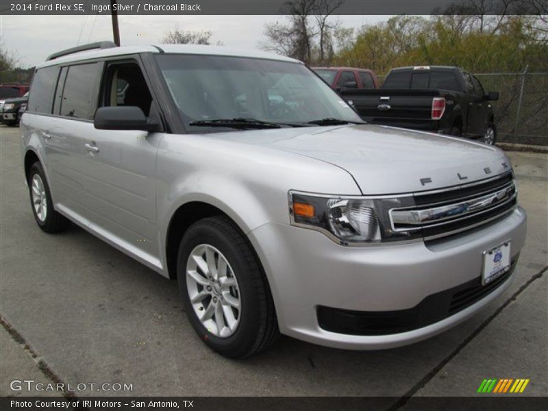 Ingot Silver / Charcoal Black 2014 Ford Flex SE