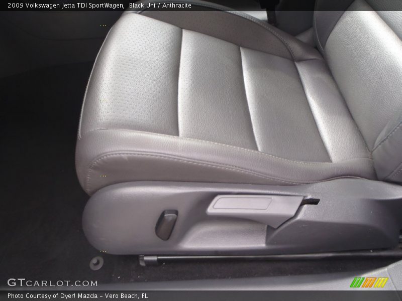 Black Uni / Anthracite 2009 Volkswagen Jetta TDI SportWagen