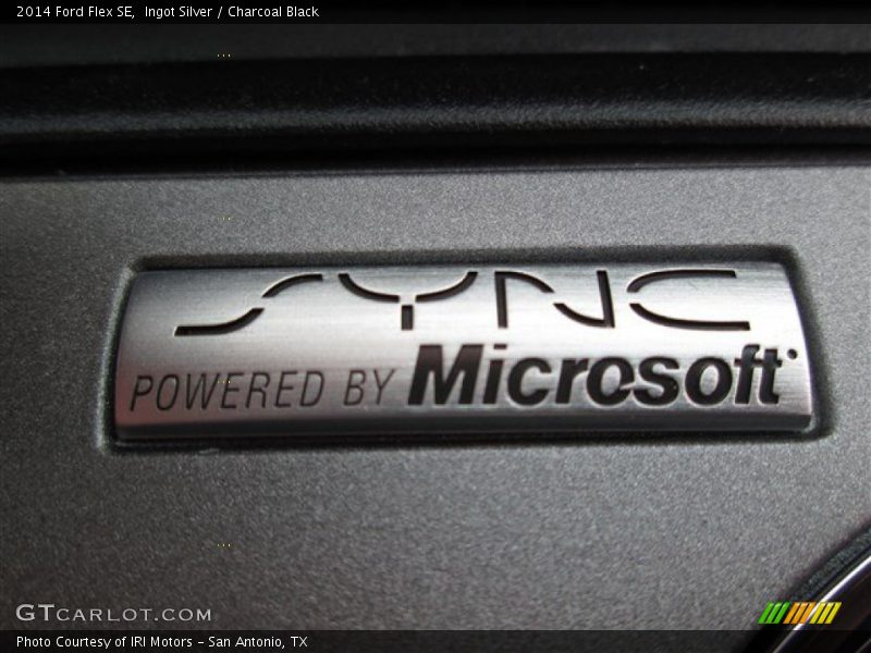 Ingot Silver / Charcoal Black 2014 Ford Flex SE