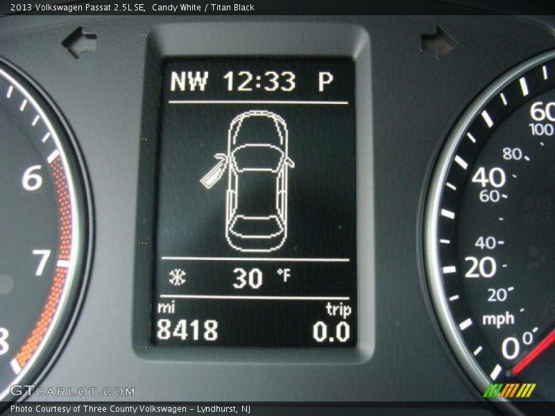 Candy White / Titan Black 2013 Volkswagen Passat 2.5L SE