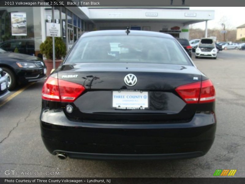 Black / Titan Black 2013 Volkswagen Passat 2.5L SE