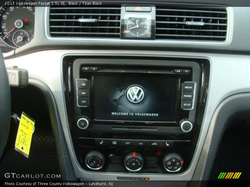 Black / Titan Black 2013 Volkswagen Passat 2.5L SE