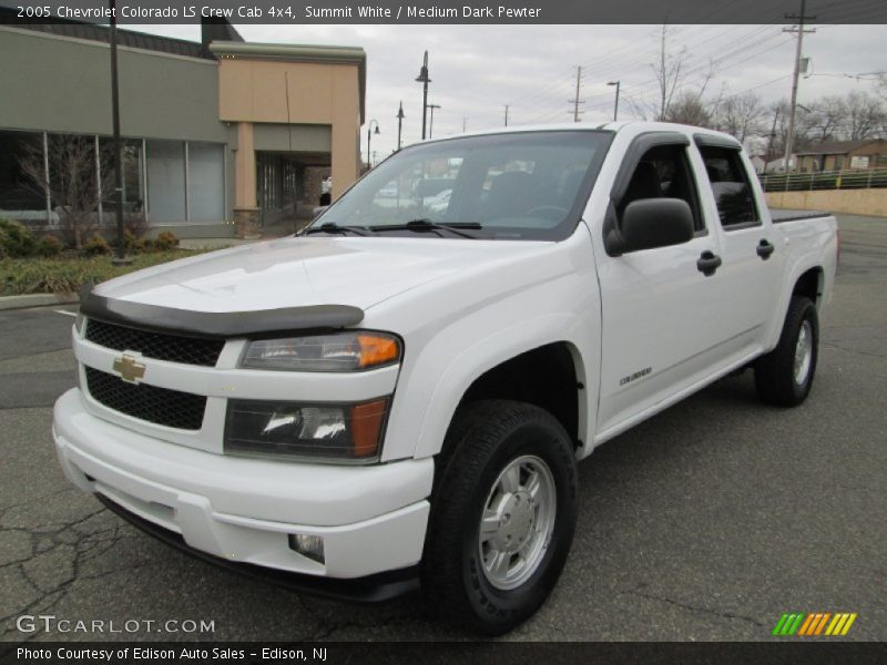 Front 3/4 View of 2005 Colorado LS Crew Cab 4x4