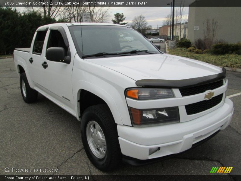 Front 3/4 View of 2005 Colorado LS Crew Cab 4x4