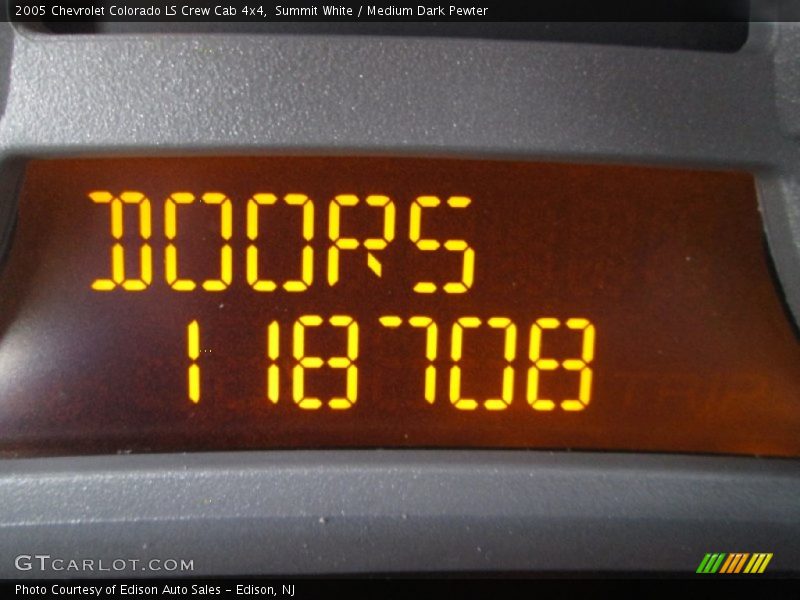 Summit White / Medium Dark Pewter 2005 Chevrolet Colorado LS Crew Cab 4x4