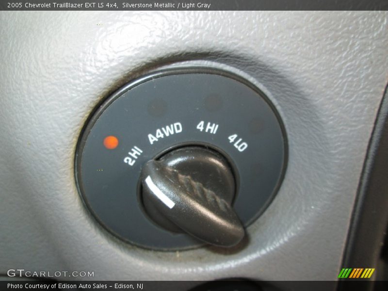 Silverstone Metallic / Light Gray 2005 Chevrolet TrailBlazer EXT LS 4x4