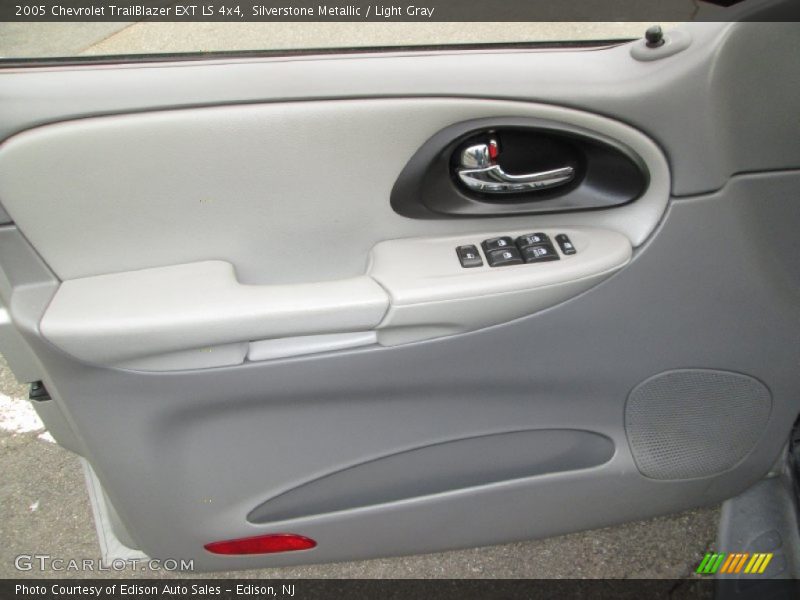 Silverstone Metallic / Light Gray 2005 Chevrolet TrailBlazer EXT LS 4x4
