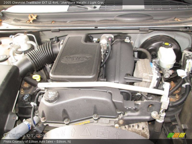 Silverstone Metallic / Light Gray 2005 Chevrolet TrailBlazer EXT LS 4x4