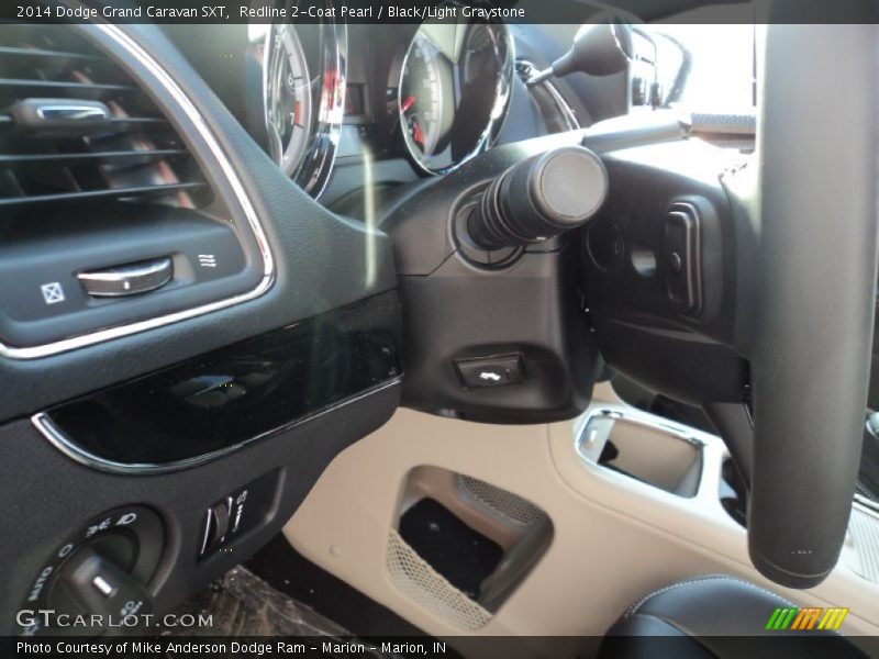 Redline 2-Coat Pearl / Black/Light Graystone 2014 Dodge Grand Caravan SXT