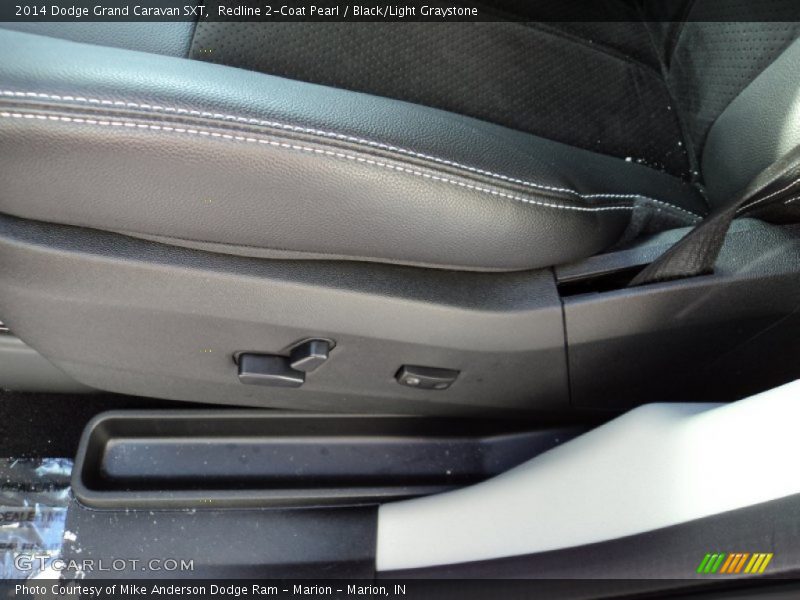 Redline 2-Coat Pearl / Black/Light Graystone 2014 Dodge Grand Caravan SXT