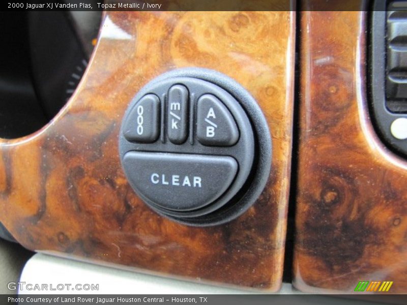Topaz Metallic / Ivory 2000 Jaguar XJ Vanden Plas