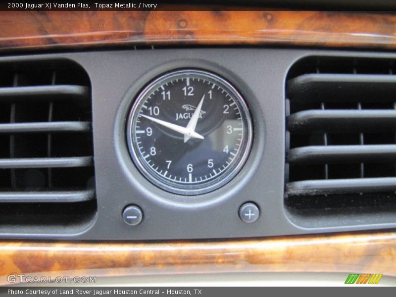 Topaz Metallic / Ivory 2000 Jaguar XJ Vanden Plas