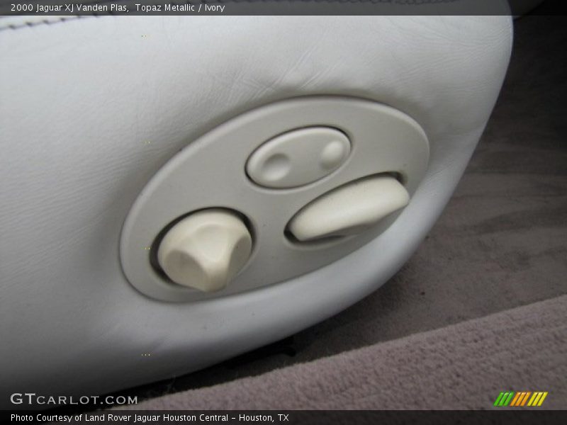 Topaz Metallic / Ivory 2000 Jaguar XJ Vanden Plas