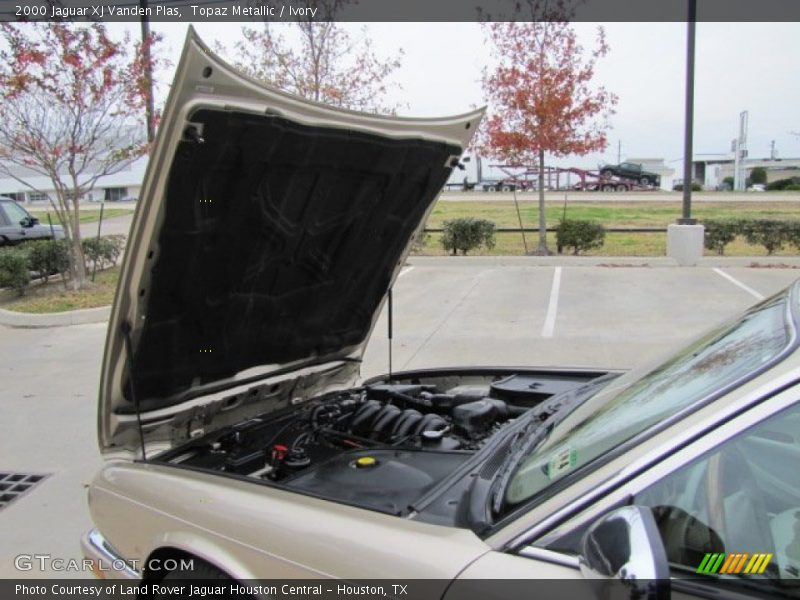 Topaz Metallic / Ivory 2000 Jaguar XJ Vanden Plas