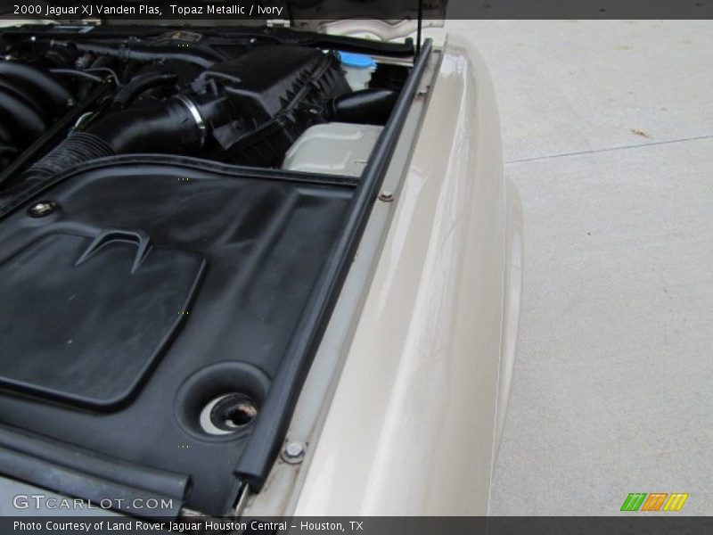 Topaz Metallic / Ivory 2000 Jaguar XJ Vanden Plas