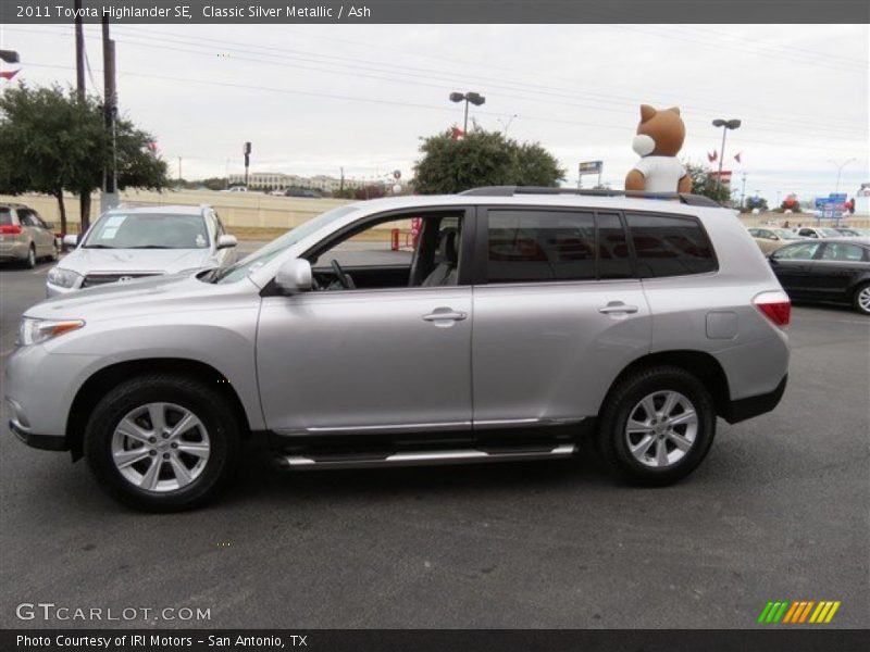 Classic Silver Metallic / Ash 2011 Toyota Highlander SE