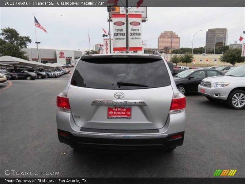 Classic Silver Metallic / Ash 2011 Toyota Highlander SE