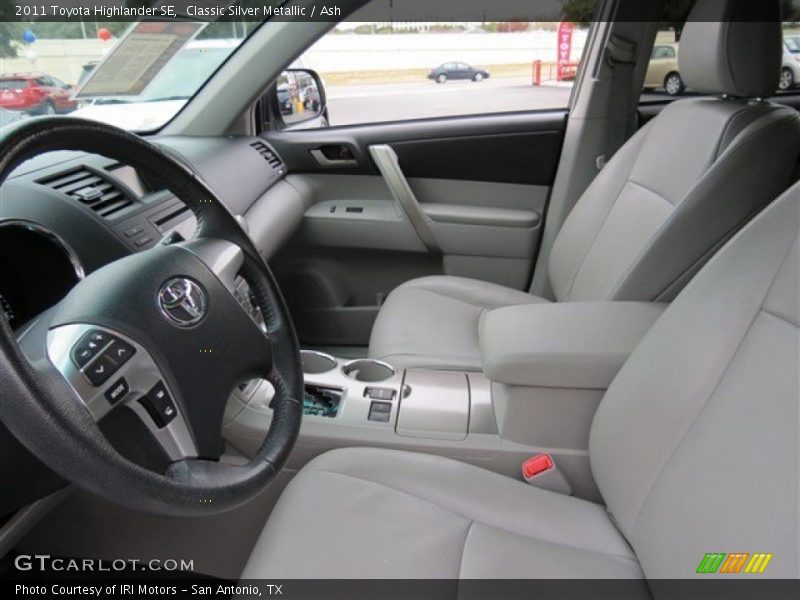 Classic Silver Metallic / Ash 2011 Toyota Highlander SE