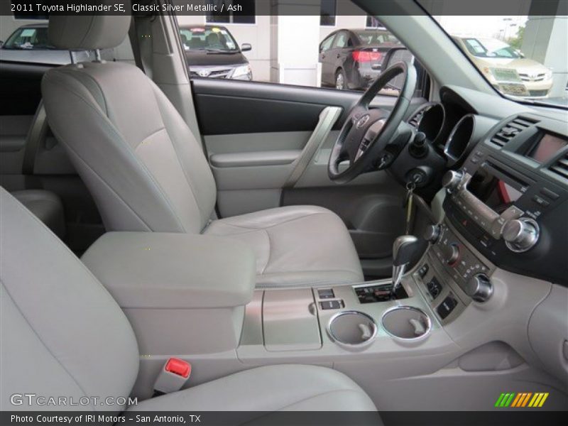 Classic Silver Metallic / Ash 2011 Toyota Highlander SE