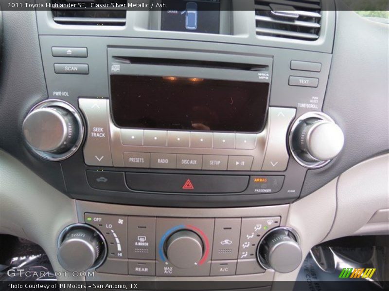 Classic Silver Metallic / Ash 2011 Toyota Highlander SE