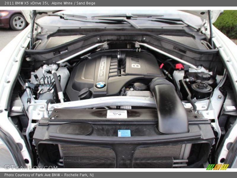 Alpine White / Sand Beige 2011 BMW X5 xDrive 35i