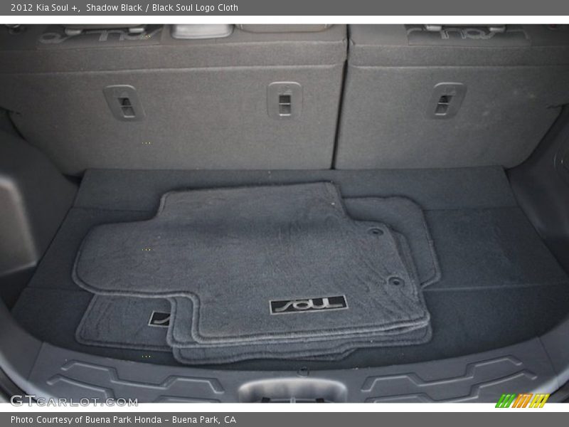 Shadow Black / Black Soul Logo Cloth 2012 Kia Soul +