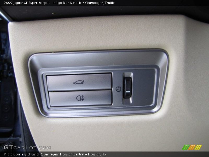 Indigo Blue Metallic / Champagne/Truffle 2009 Jaguar XF Supercharged