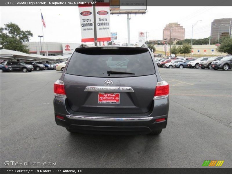 Magnetic Gray Metallic / Ash 2012 Toyota Highlander