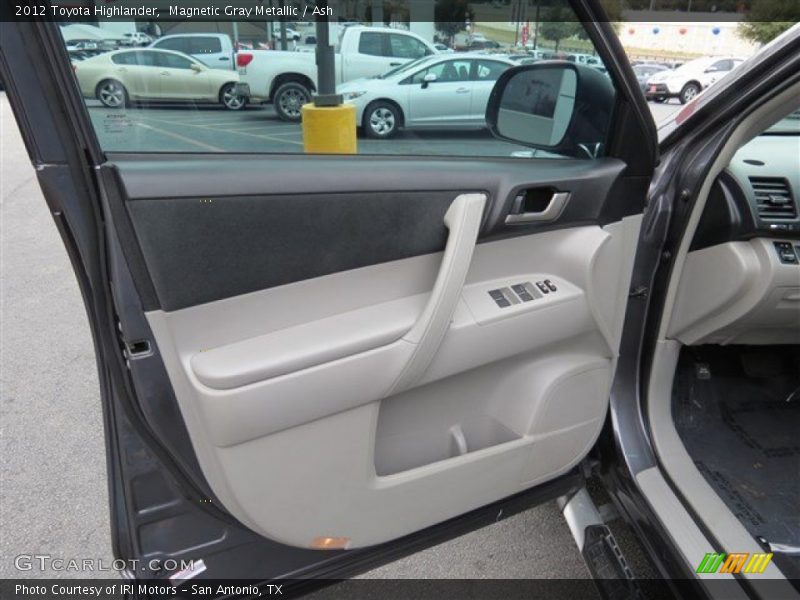 Magnetic Gray Metallic / Ash 2012 Toyota Highlander