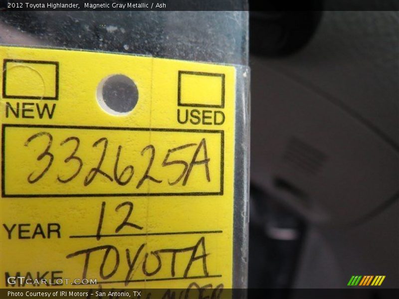 Magnetic Gray Metallic / Ash 2012 Toyota Highlander