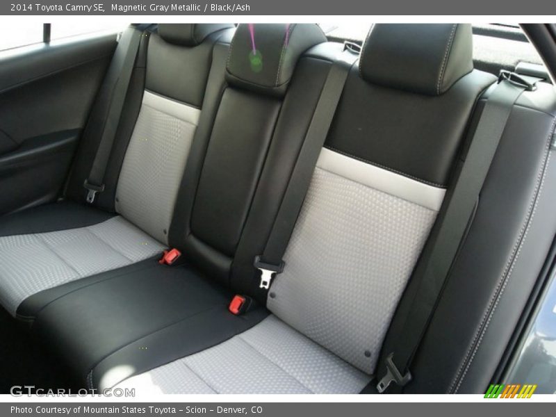 Magnetic Gray Metallic / Black/Ash 2014 Toyota Camry SE
