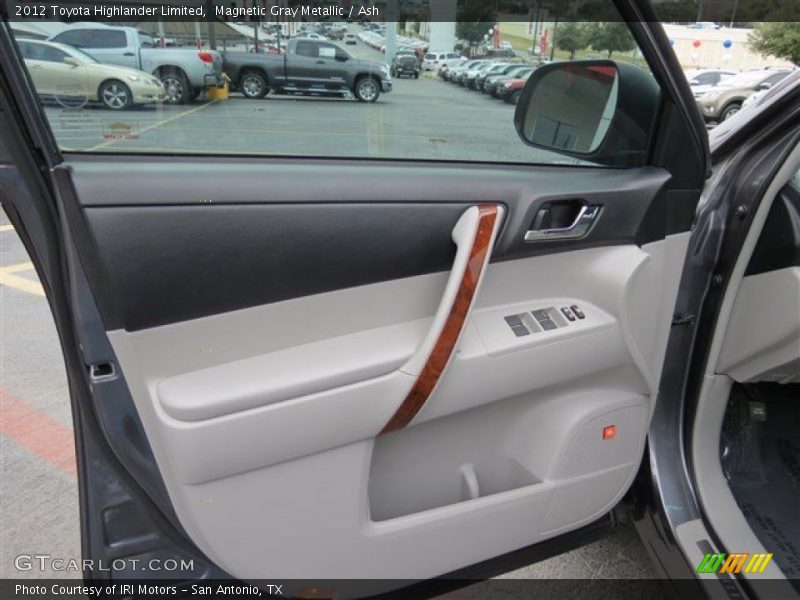 Magnetic Gray Metallic / Ash 2012 Toyota Highlander Limited