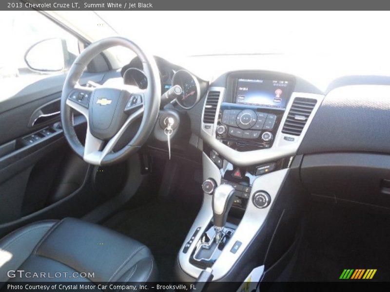 Summit White / Jet Black 2013 Chevrolet Cruze LT