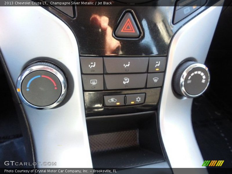 Champagne Silver Metallic / Jet Black 2013 Chevrolet Cruze LT