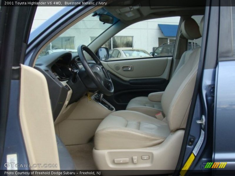 Bluestone Metallic / Ivory 2001 Toyota Highlander V6 4WD
