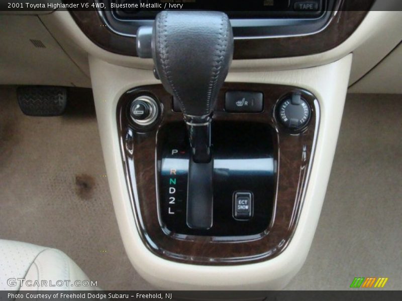 Bluestone Metallic / Ivory 2001 Toyota Highlander V6 4WD