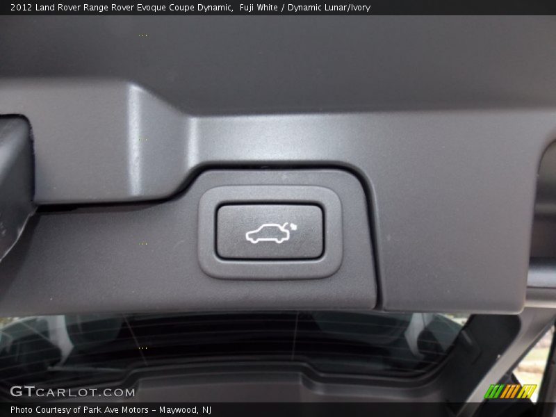 Fuji White / Dynamic Lunar/Ivory 2012 Land Rover Range Rover Evoque Coupe Dynamic