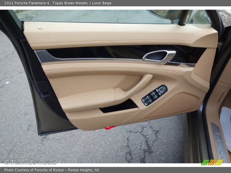 Door Panel of 2011 Panamera 4