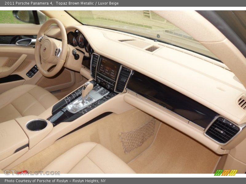 Dashboard of 2011 Panamera 4
