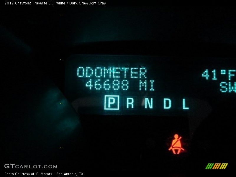 White / Dark Gray/Light Gray 2012 Chevrolet Traverse LT
