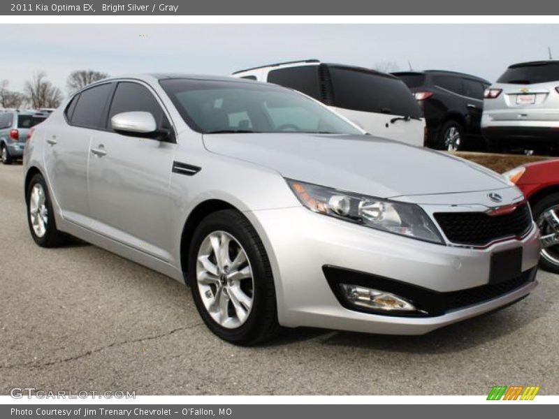 Front 3/4 View of 2011 Optima EX