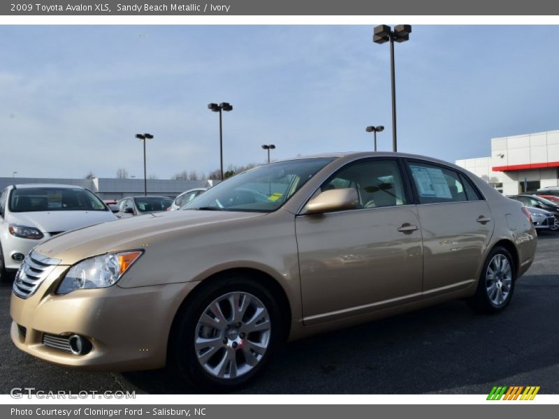 Front 3/4 View of 2009 Avalon XLS