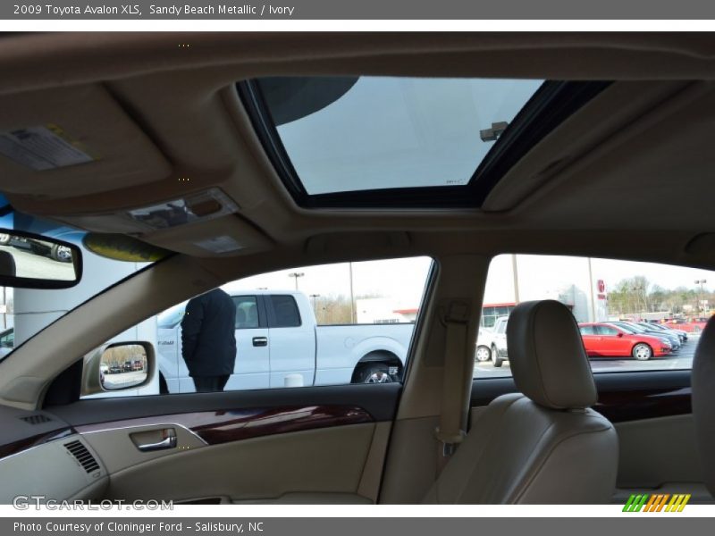 Sandy Beach Metallic / Ivory 2009 Toyota Avalon XLS