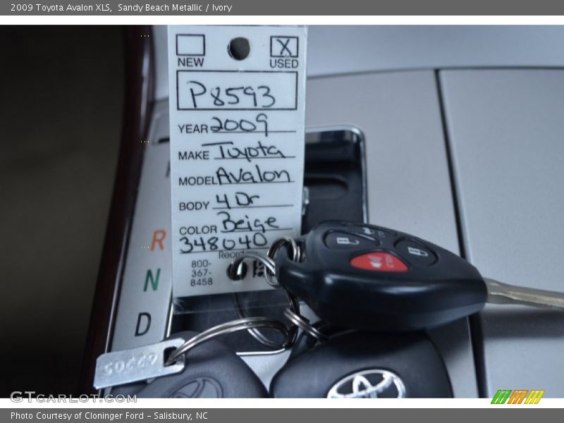 Sandy Beach Metallic / Ivory 2009 Toyota Avalon XLS