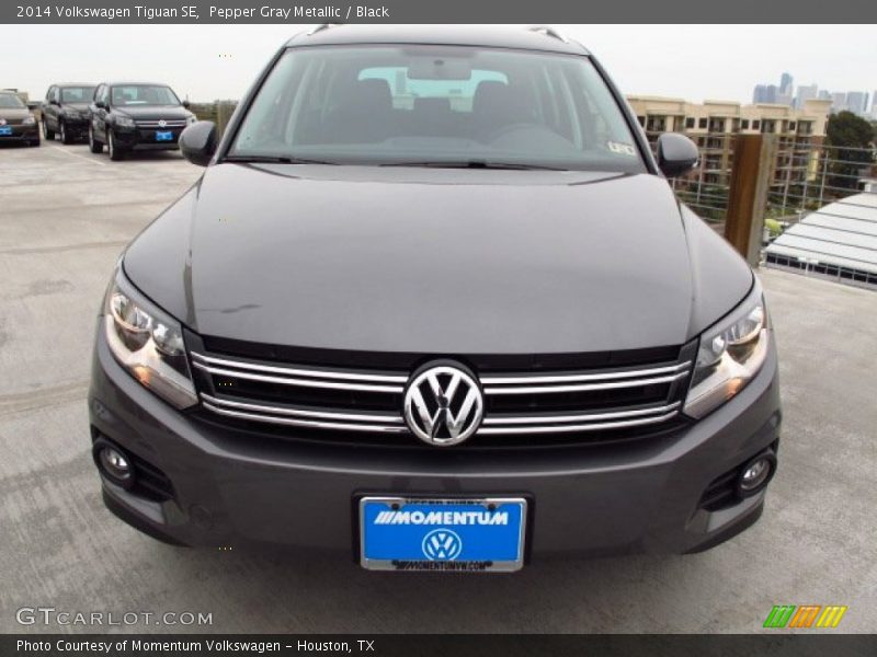 Pepper Gray Metallic / Black 2014 Volkswagen Tiguan SE